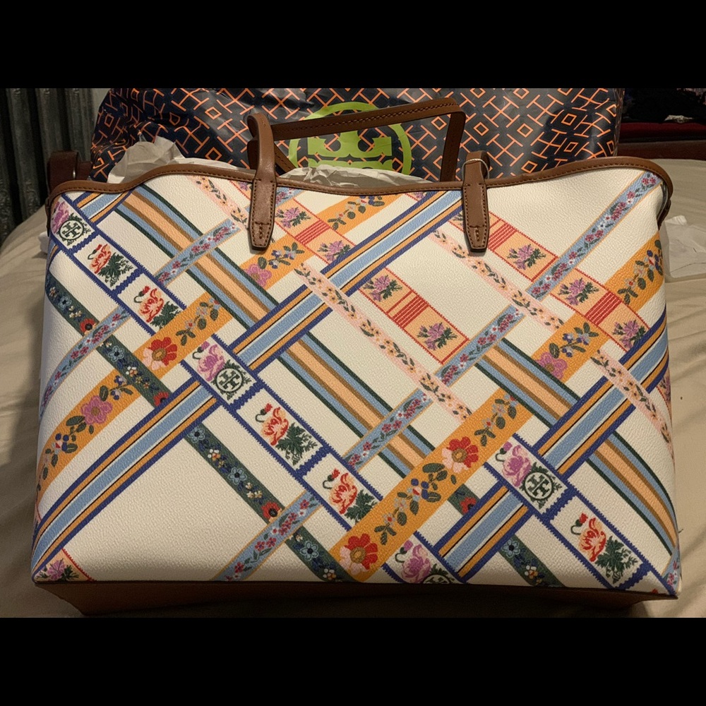 New w/tag Tory Burch Kerrington Square Tote